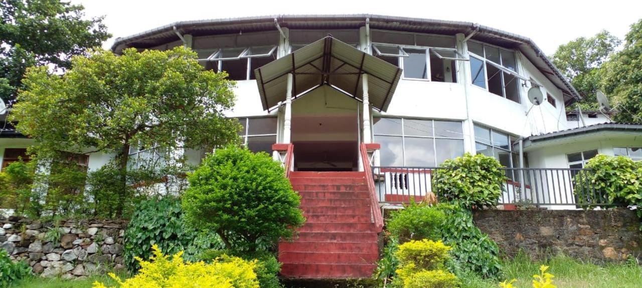 Diyaluma Falls Inn Koslanda エクステリア 写真