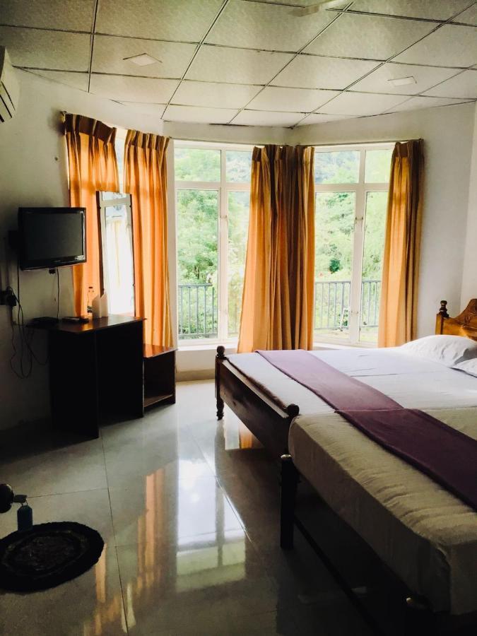 Diyaluma Falls Inn Koslanda エクステリア 写真