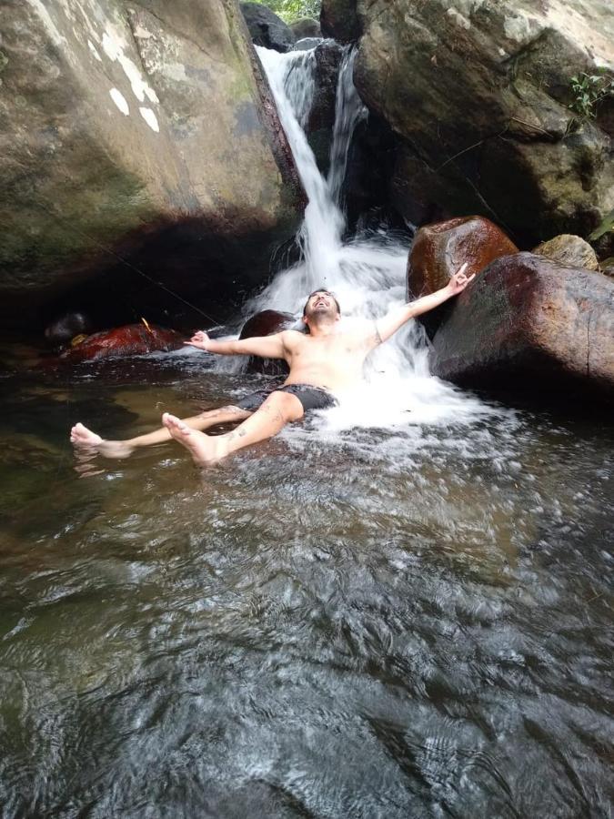 Diyaluma Falls Inn Koslanda エクステリア 写真