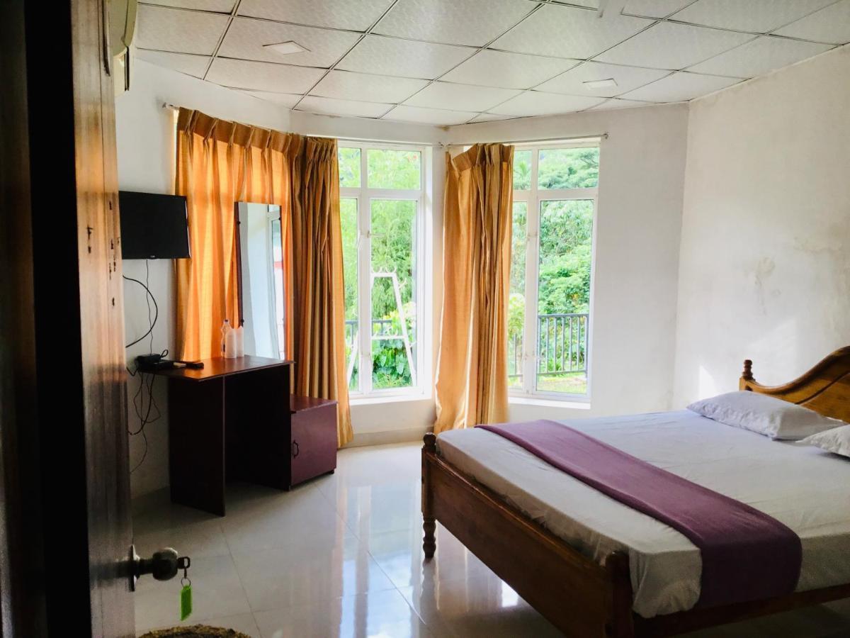 Diyaluma Falls Inn Koslanda エクステリア 写真